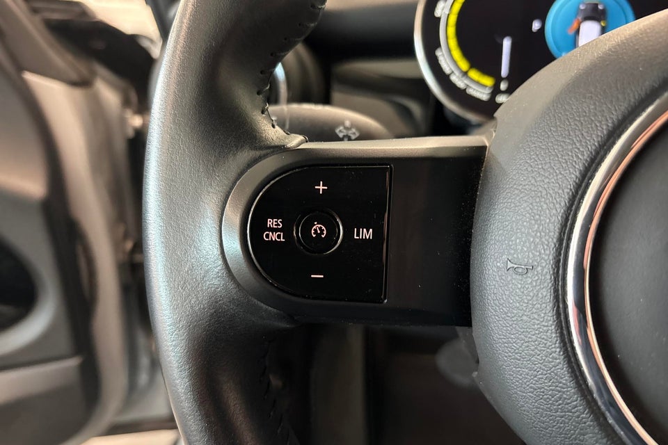 MINI Cooper SE Classic Trim 3d