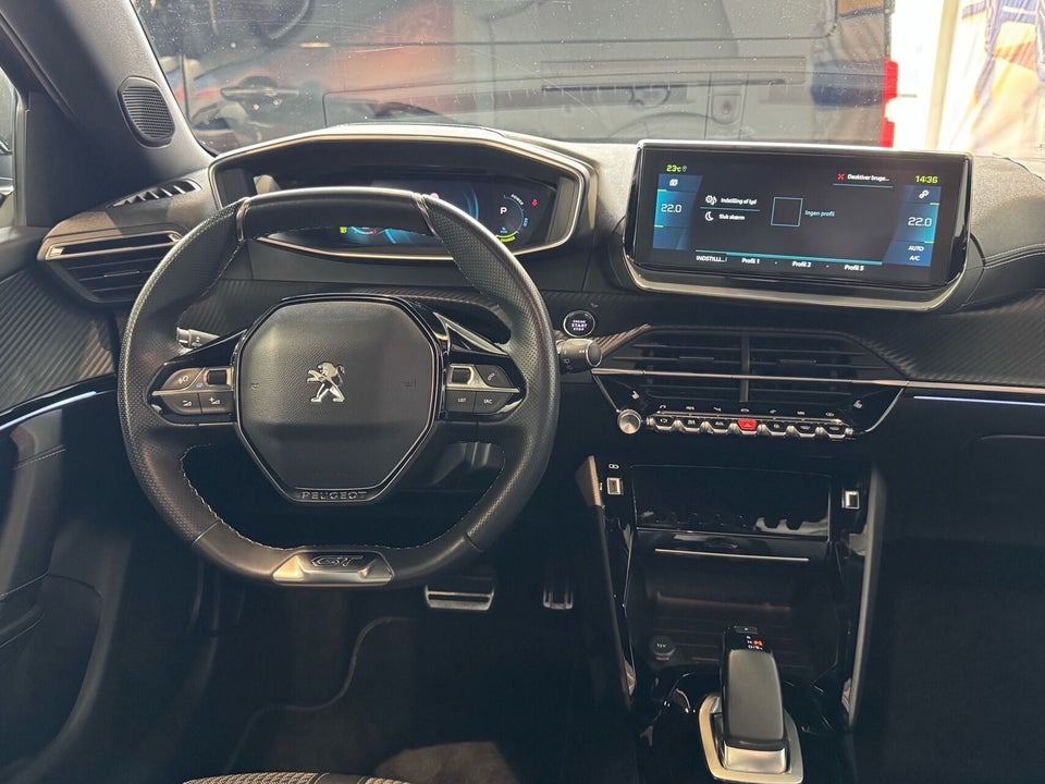 Peugeot e-2008 50 GT Sky 5d