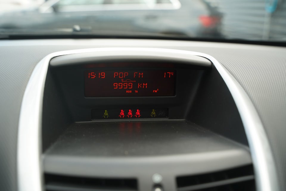 Peugeot 207 1,6 VTi S16 5d