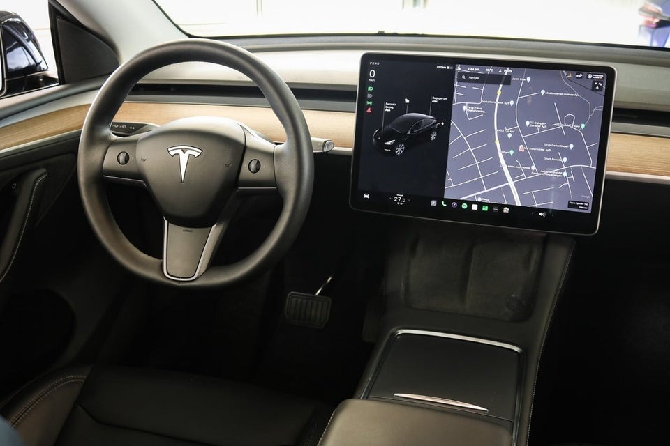 Tesla Model Y Long Range AWD 5d