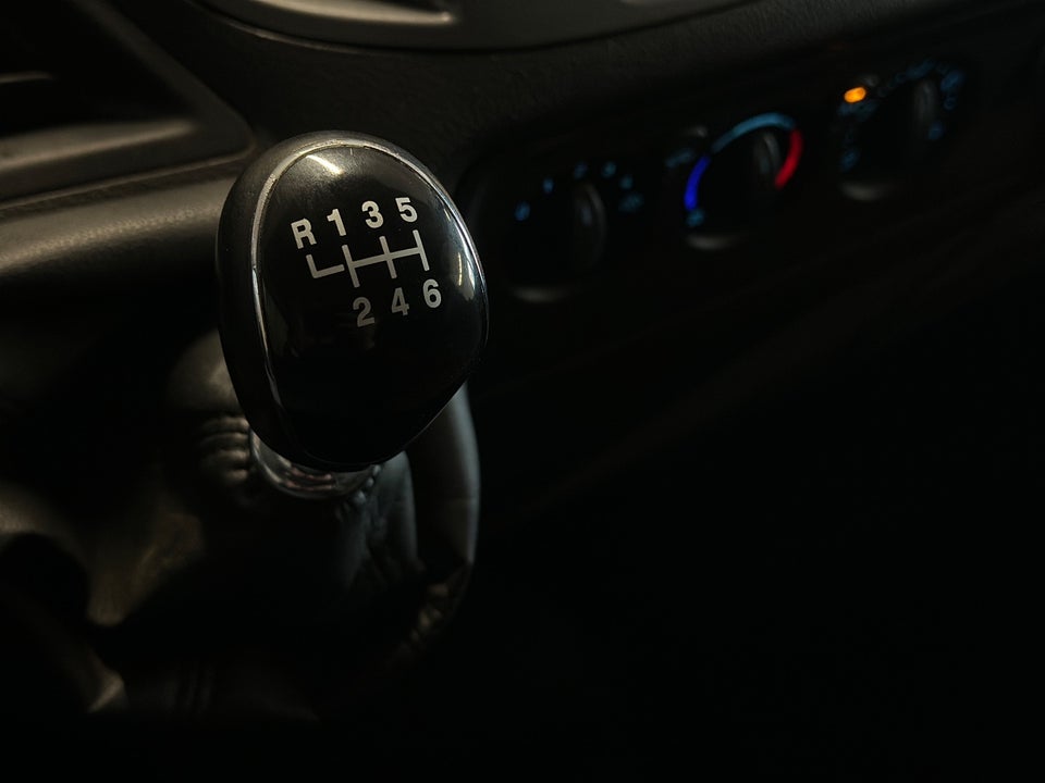 Ford Transit Custom 270S 2,2 TDCi 125 Ambiente Van 5d