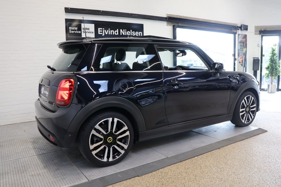 MINI Cooper SE Camden Edition 3d