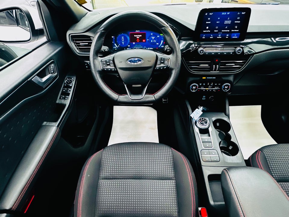 Ford Kuga 2,5 PHEV ST-Line CVT 5d