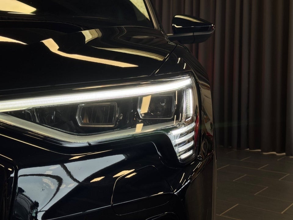 Audi e-tron 55 S-line quattro 5d