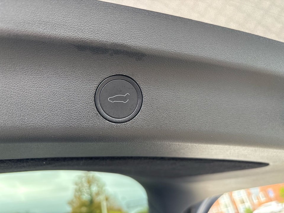 Tesla Model Y Long Range AWD 5d