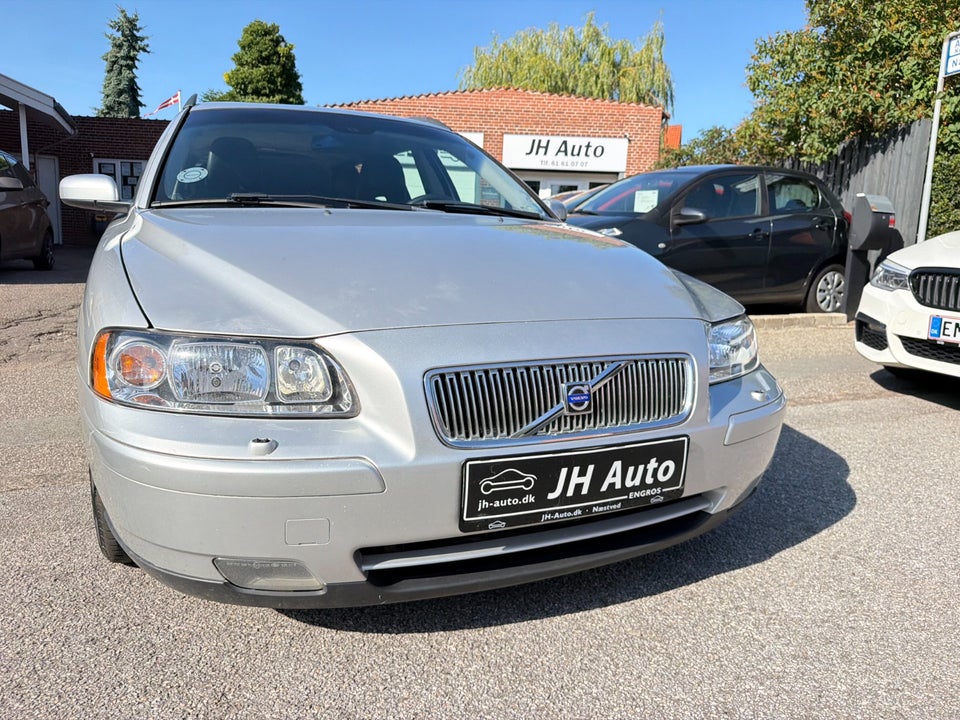 Volvo V70 2,4 D 163 Momentum aut. 5d