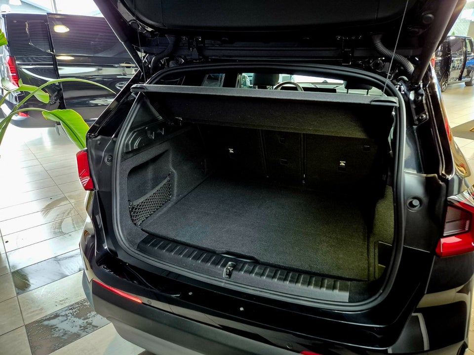 BMW iX1 xDrive30 Fully Charged 5d