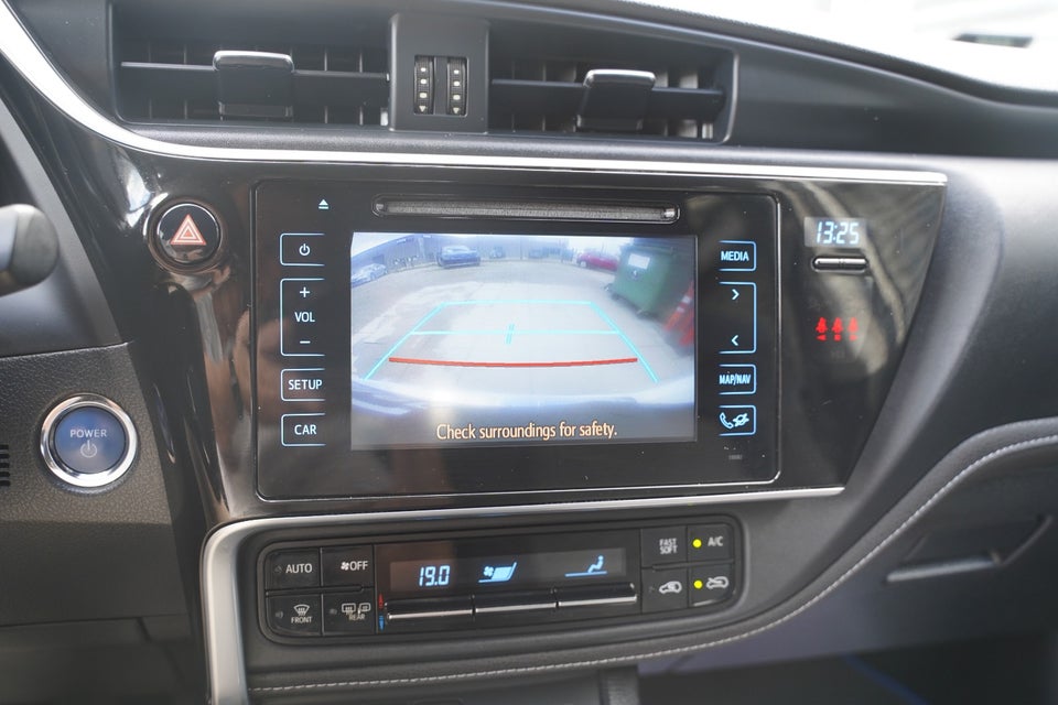 Toyota Auris 1,8 Hybrid H2 Comfort Touring Sports CVT 5d