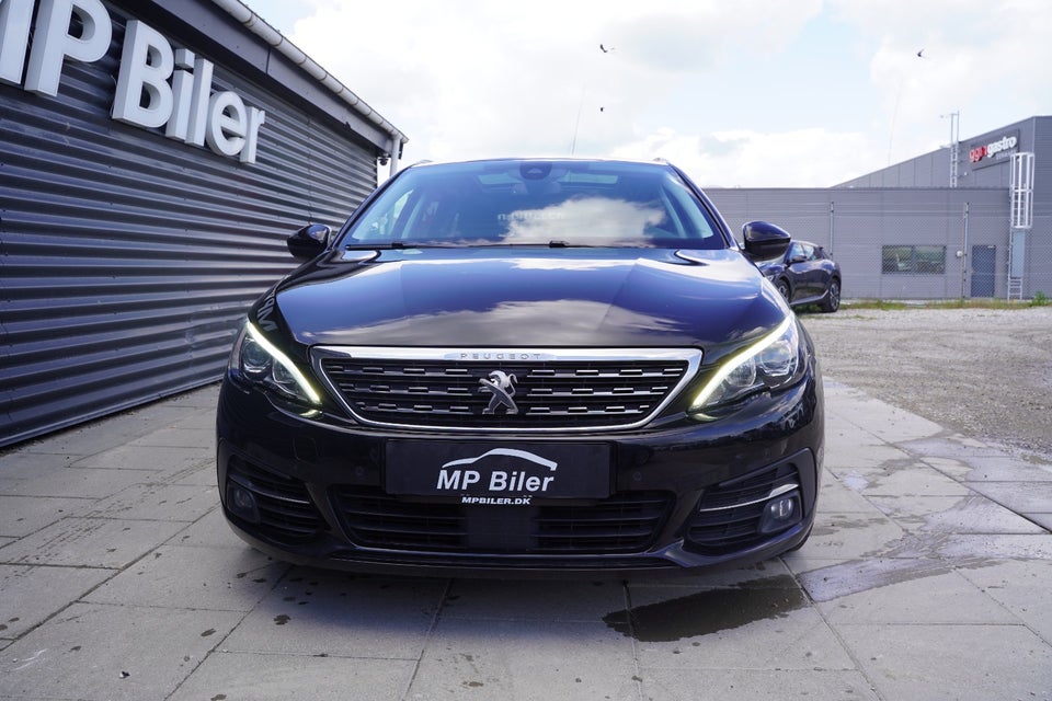 Peugeot 308 1,5 BlueHDi 130 Allure+ Sky SW 5d