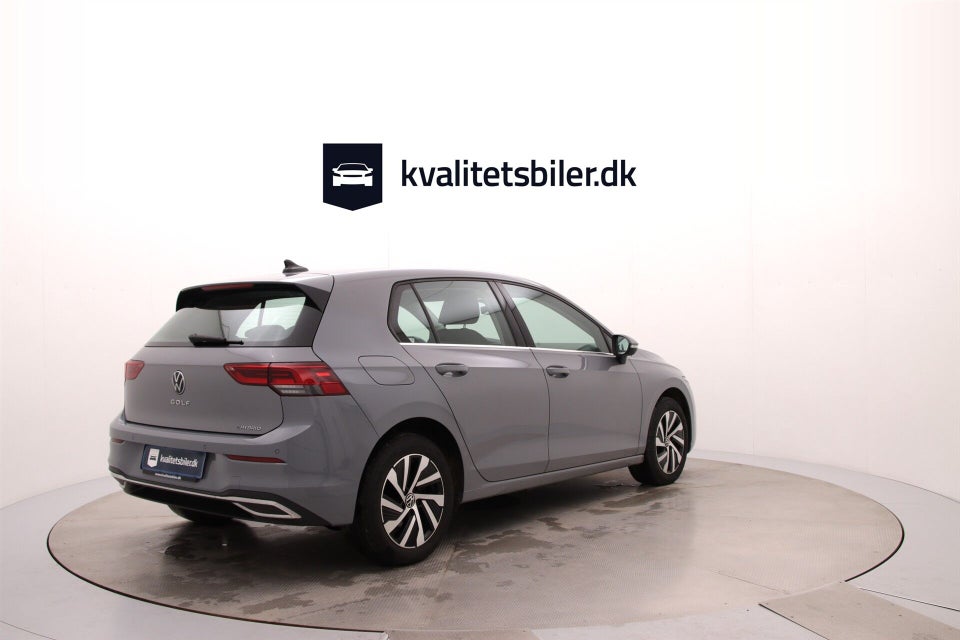 VW Golf VIII 1,4 eHybrid DSG 5d