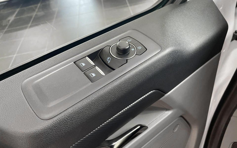 Ford E-Transit Custom 320S 64 Limited