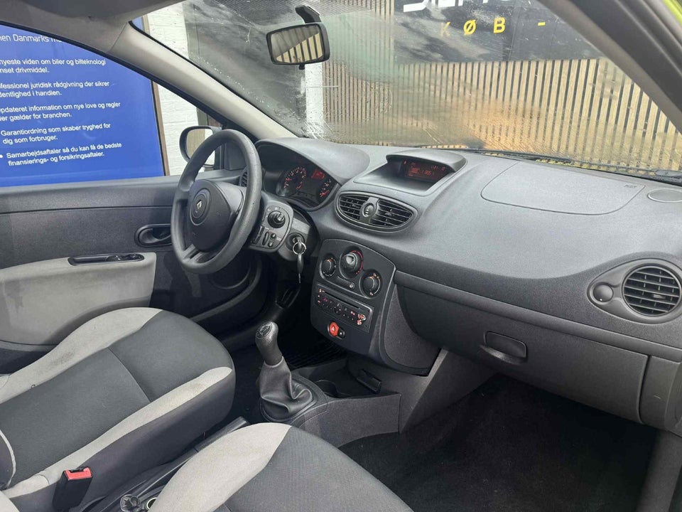 Renault Clio III 1,2 16V Authentique 3d