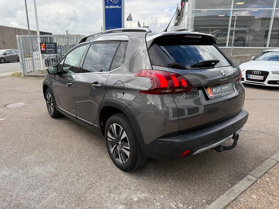Peugeot 2008 1,2 e-THP 110 Selection Sky 5d