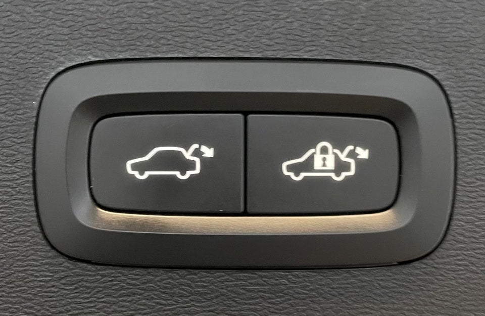 Volvo XC40 P6 ReCharge Core 5d