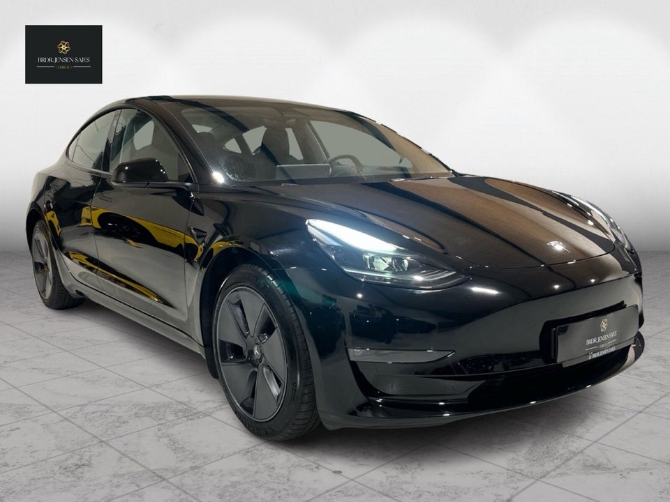 Tesla Model 3 Long Range AWD 4d