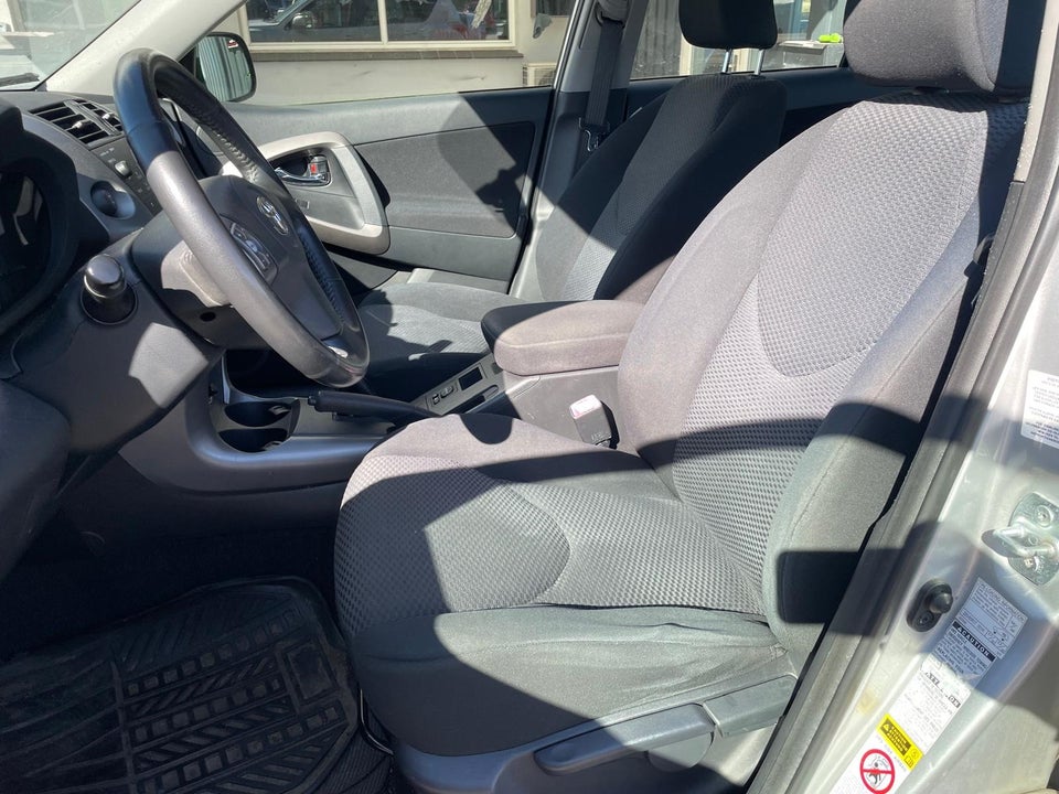 Toyota RAV4 2,0 VVT-i 4x4 Van 5d