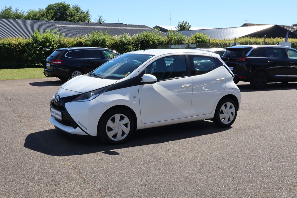 Toyota Aygo 1,0 VVT-i x-clusiv 5d