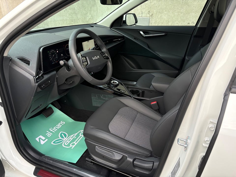 Kia Niro 64 EV Prestige 5d