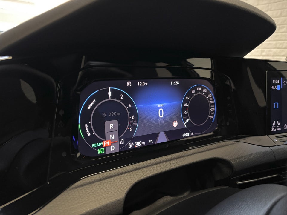 VW Golf VIII 1,4 GTE DSG 5d