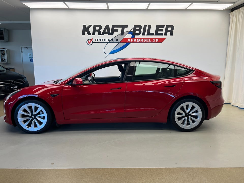 Tesla Model 3 Long Range AWD 4d