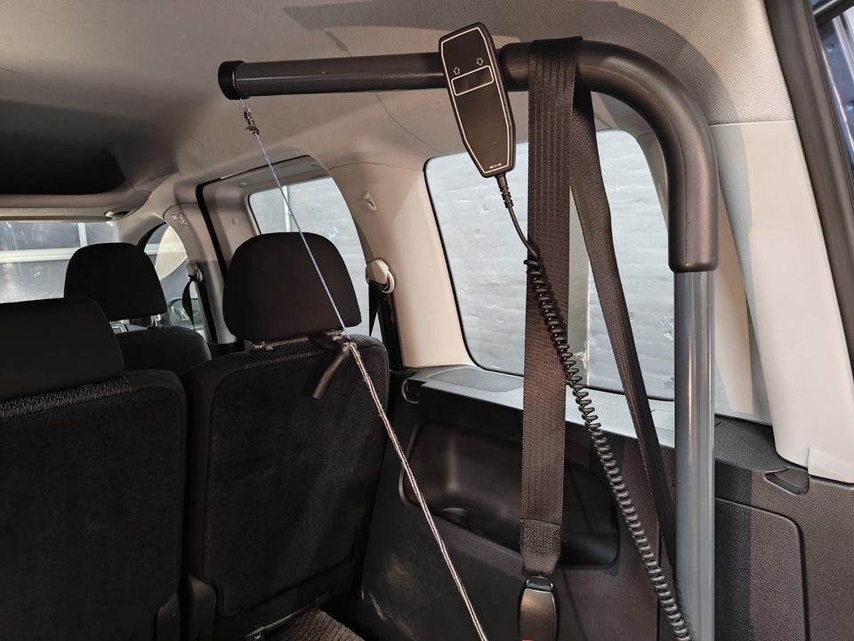 VW Caddy 2,0 TDi 102 Comfortline DSG 5d