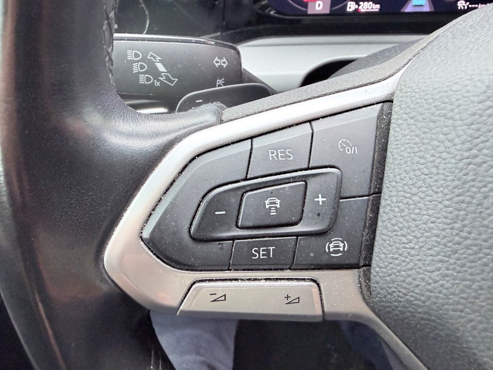 VW Golf VIII 2,0 TDi 115 Life DSG 5d