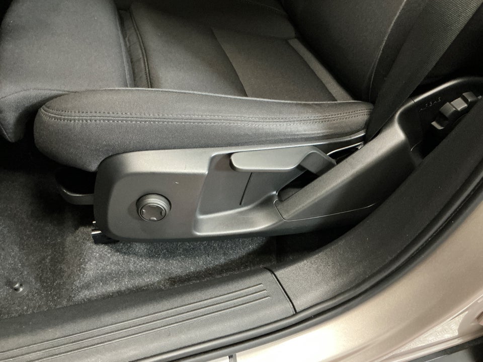 Volvo XC40 P6 ReCharge Core 5d