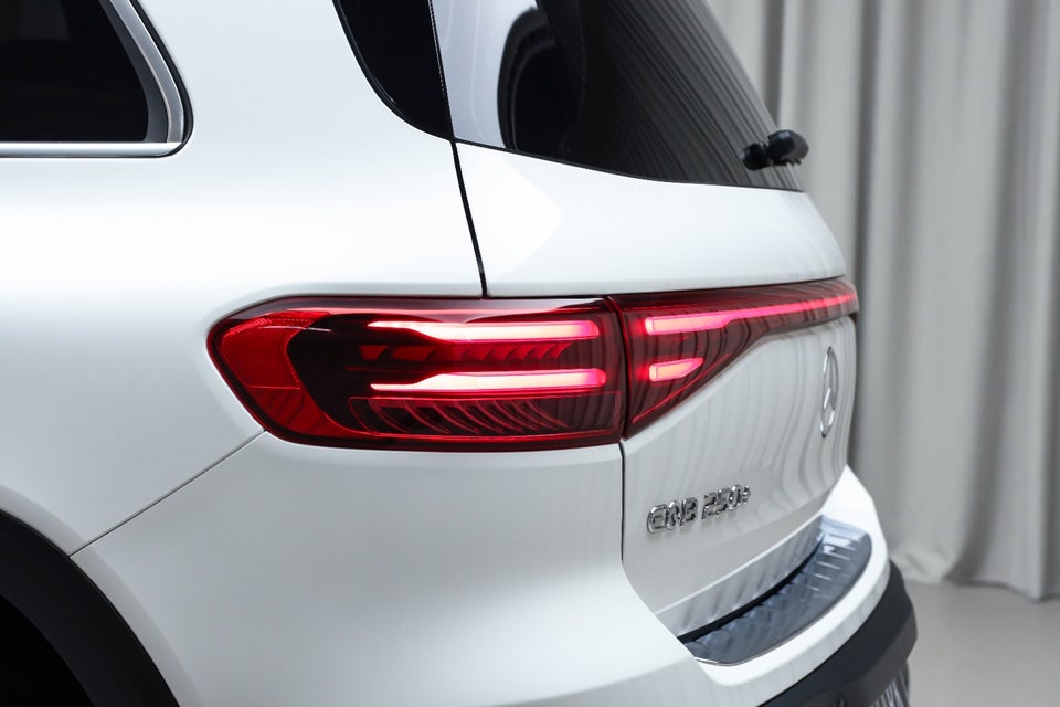 Mercedes EQB250+ AMG Advance 5d