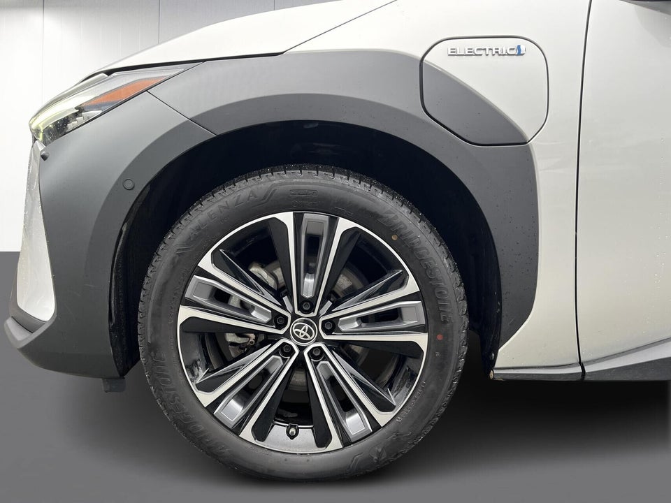 Toyota bZ4X Executive 5d