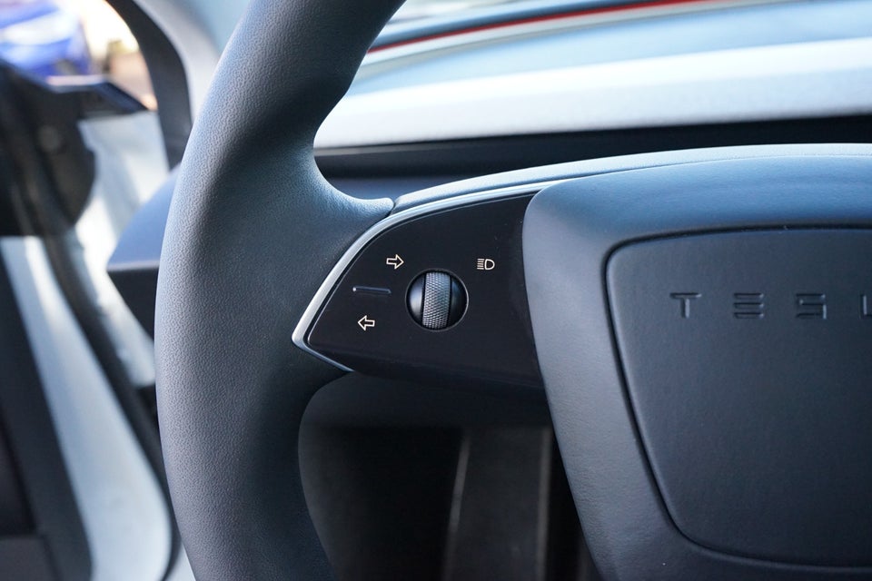 Tesla Model 3 RWD 4d