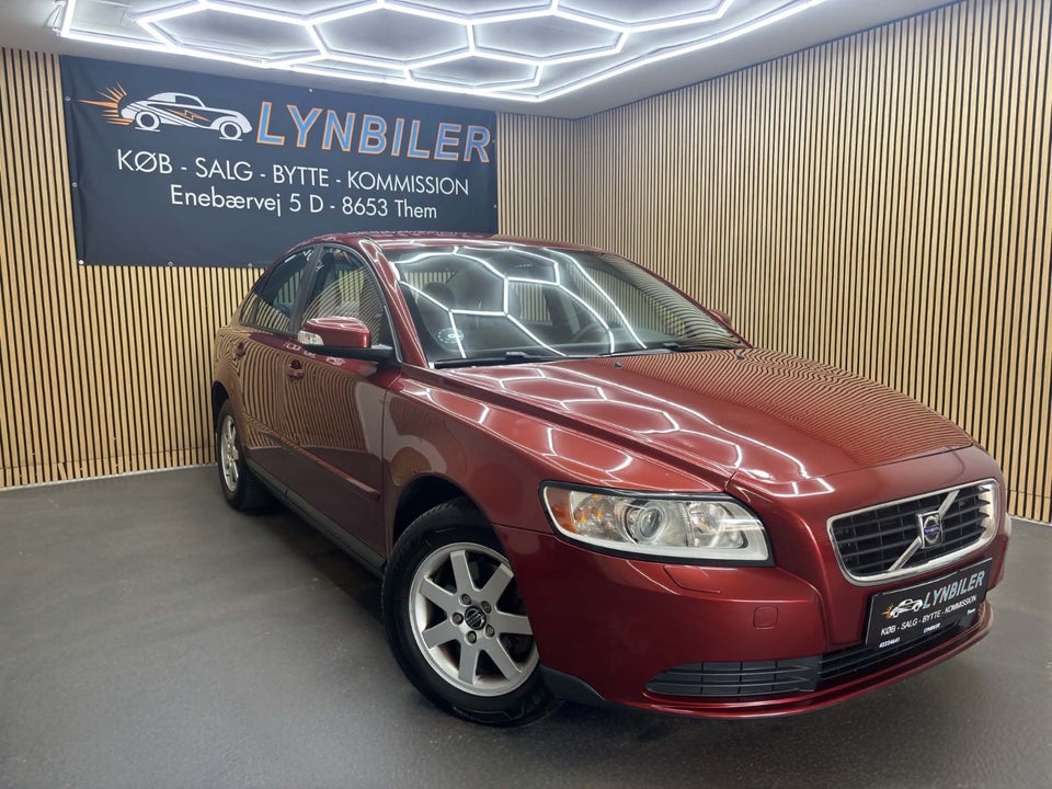 Volvo S40 1,8 Momentum 4d