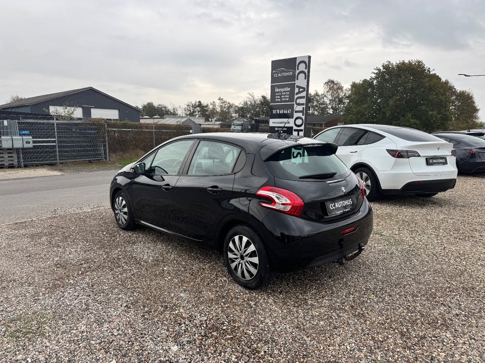 Peugeot 208 1,6 e-HDi 92 Active 5d
