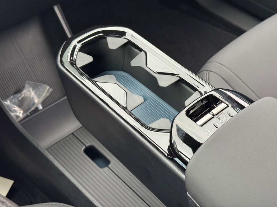 Volvo EX30 Standard Range Plus 5d
