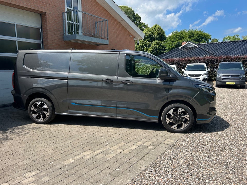 Ford Transit Custom 320 L2 2,0 EcoBlue Sport aut.