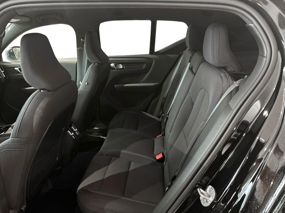 Volvo XC40 ReCharge Extended Range Plus 5d
