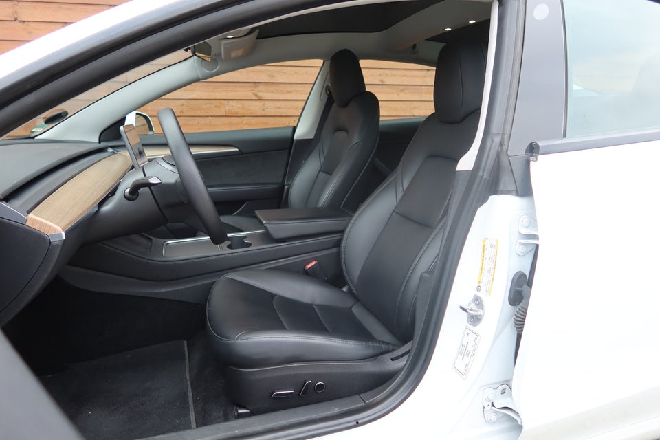 Tesla Model 3 RWD 4d