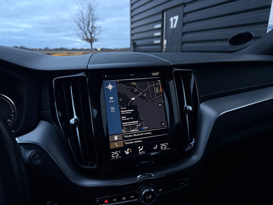 Volvo XC60 2,0 T8 390 R-Design aut. AWD 5d