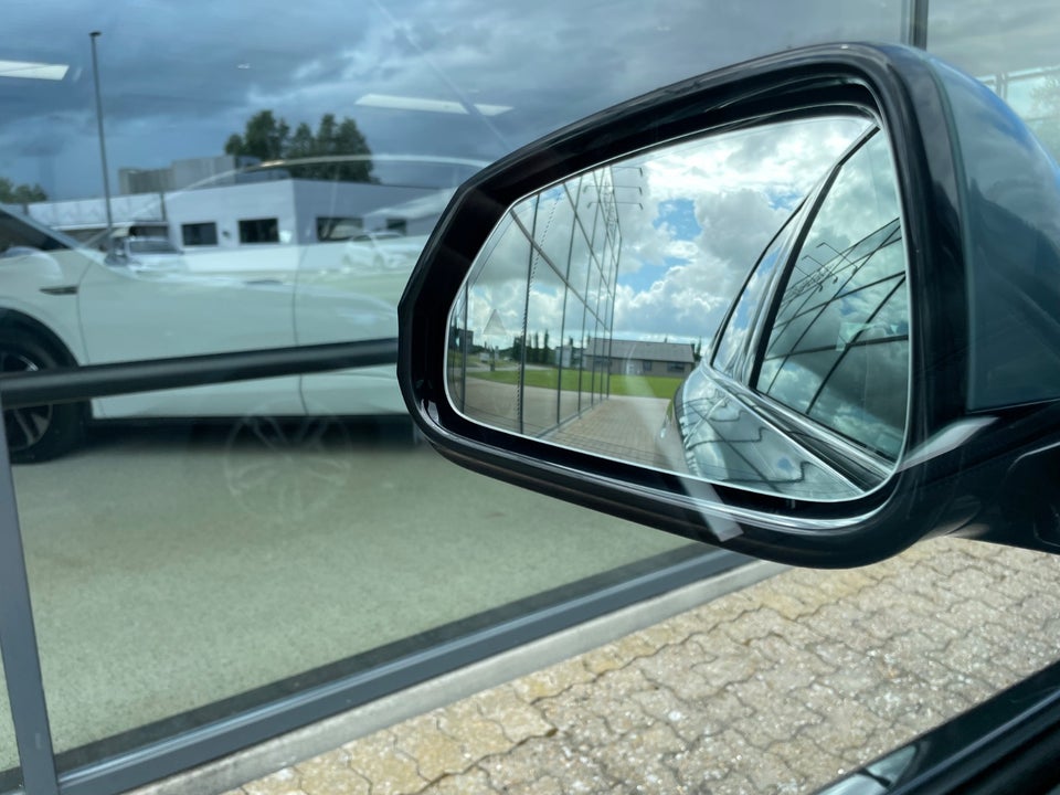 BMW iX1 eDrive20 M-Sport 5d