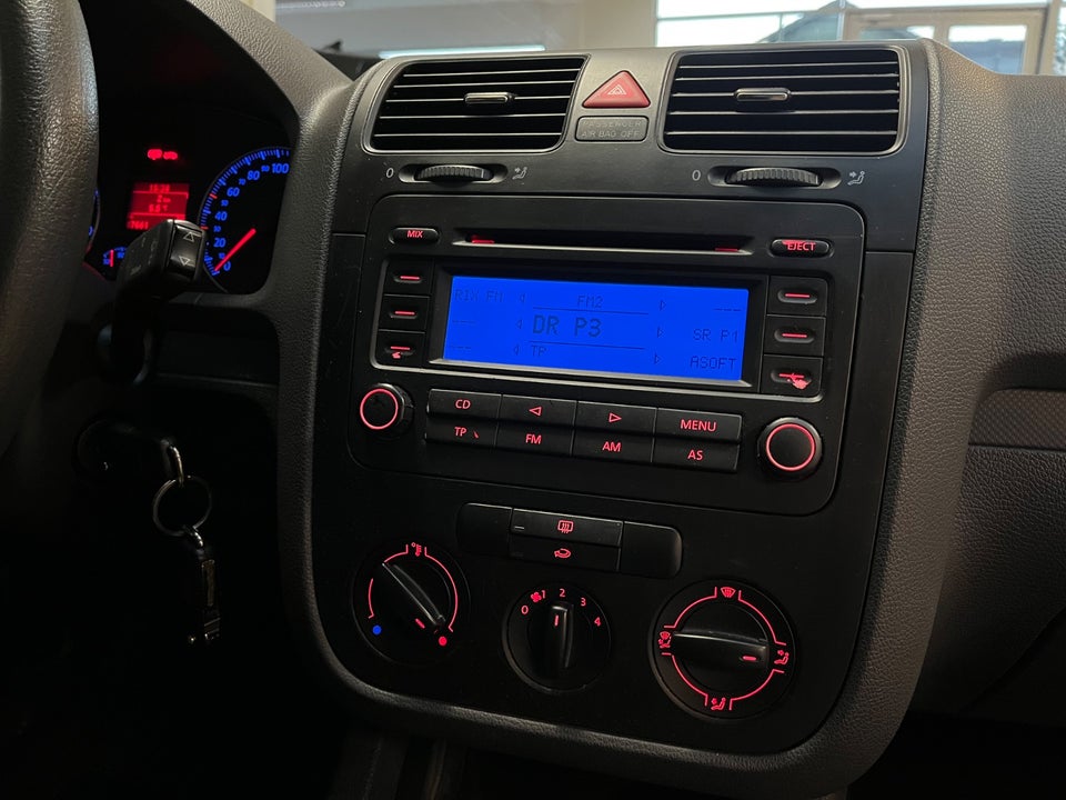 VW Golf V 1,6 FSi Trendline 5d