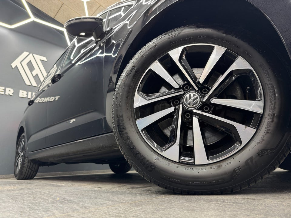 VW Touran 1,6 TDi 115 IQ.Drive 5d