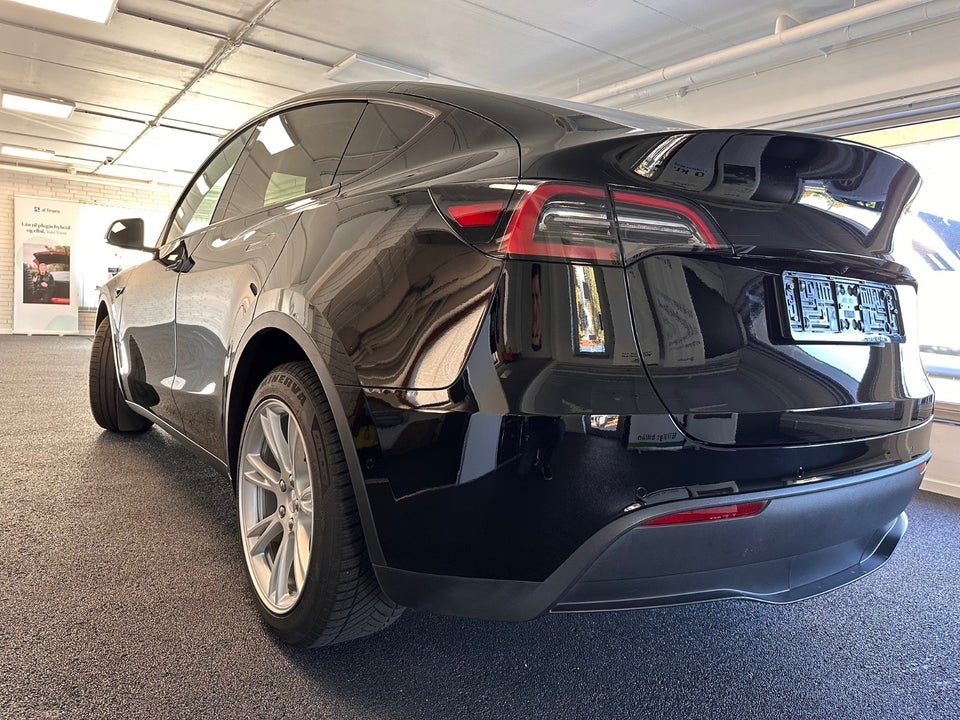 Tesla Model Y Long Range AWD 5d