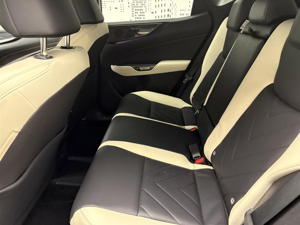 Lexus NX450h+ 2,5 Executive aut. AWD 5d