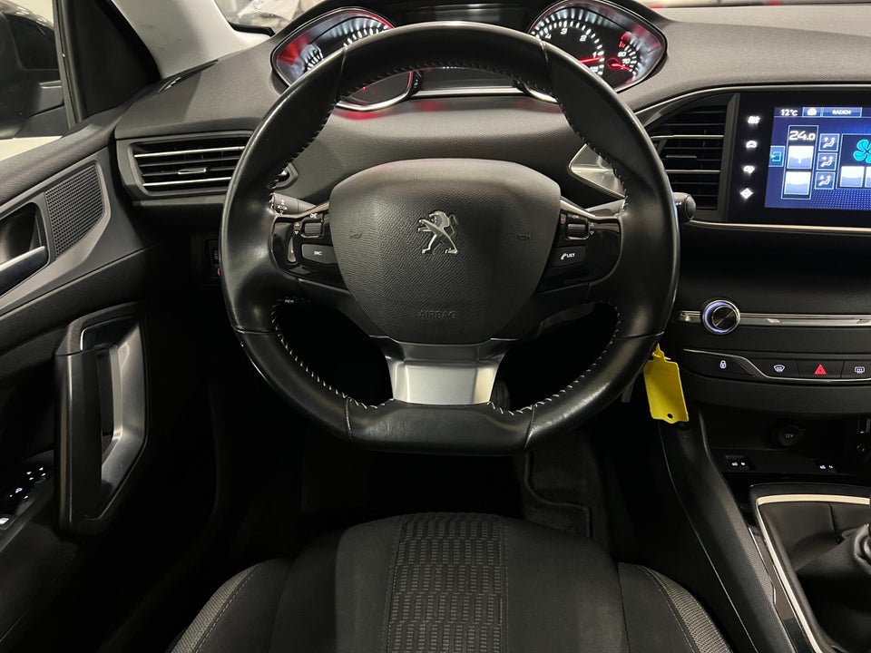 Peugeot 308 1,6 BlueHDi 120 Style 5d