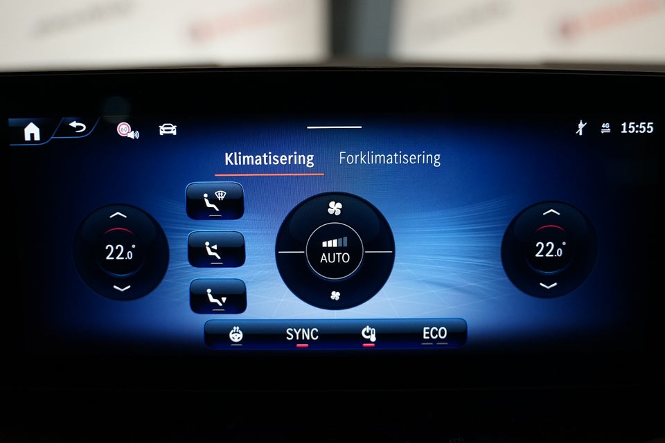 Mercedes EQA350 AMG Line Premium 4Matic Van 5d