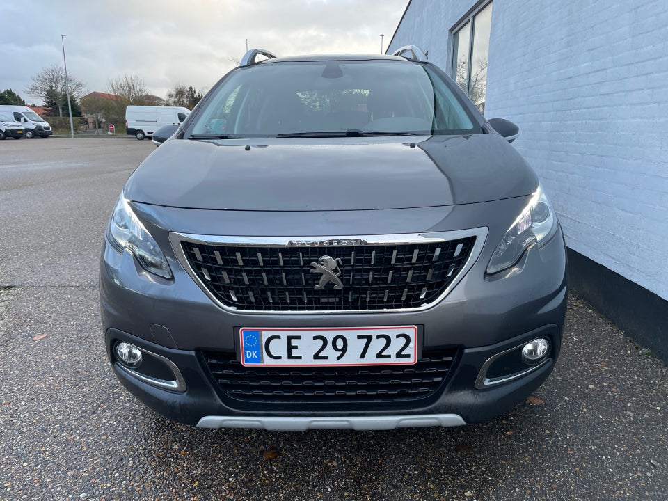 Peugeot 2008 1,6 BlueHDi 100 Selection Sky 5d