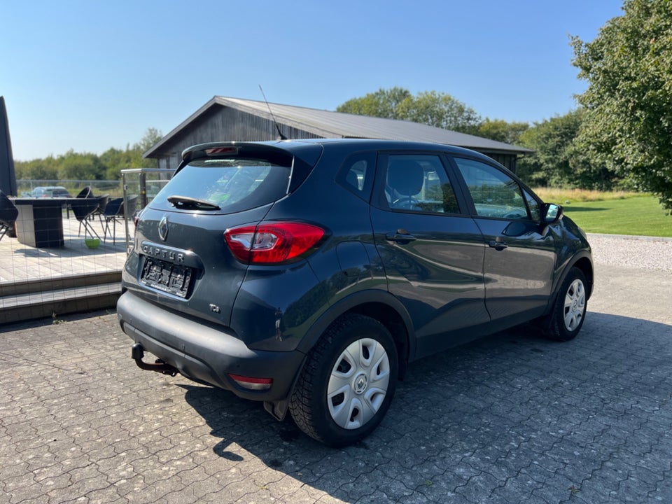 Renault Captur 0,9 TCe 90 Expression 5d