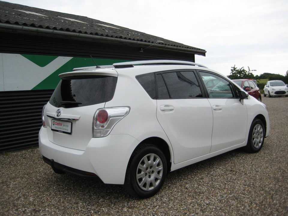 Toyota Sportsvan 1,6 VVT-i T1 Van 5d