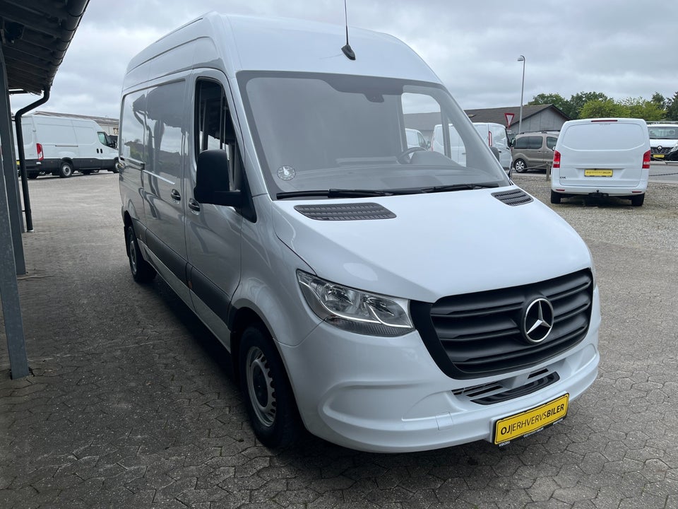 Mercedes Sprinter 214 2,2 CDi A2 Kassevogn aut. FWD