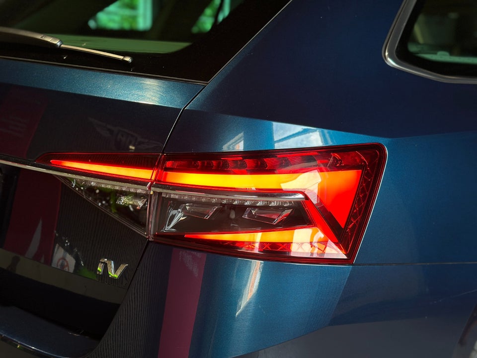 Skoda Superb 1,4 TSi iV Sportline Combi DSG 5d