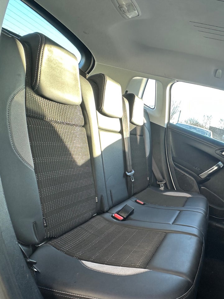 Peugeot 2008 1,2 VTi 82 Active+ 5d